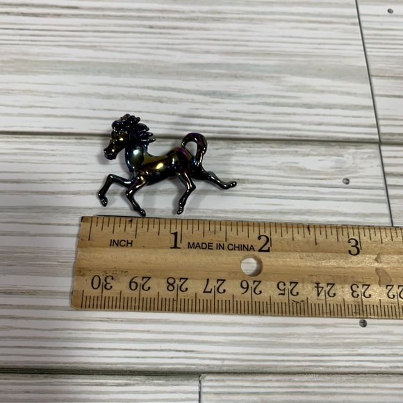 Rainbow Oil Slick Style Unicorn Brooches Set Of 2 - Picture 6 of 7